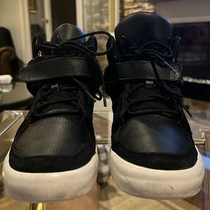 Adidas Adi-Rise Mid.